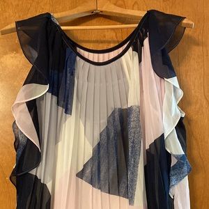 Beautiful Banana Republic flutter sleeve blouse Size L